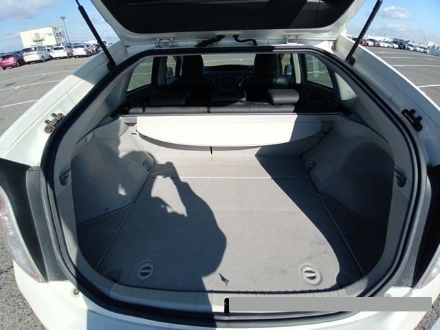 2013 Toyota Prius thumbnail