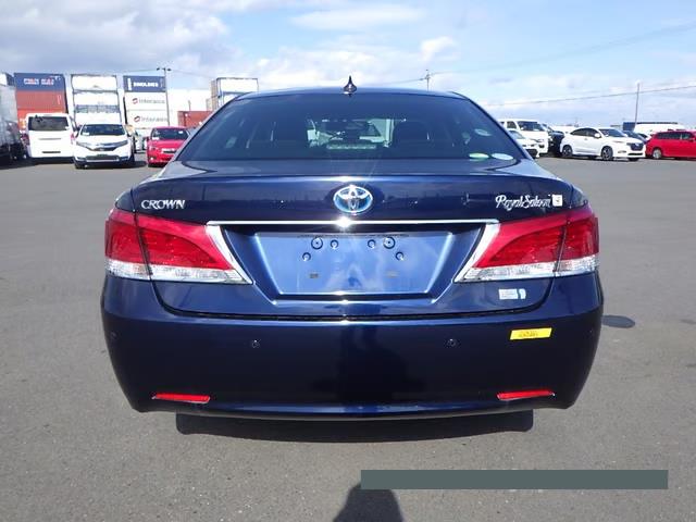 2014 Toyota Crown thumbnail