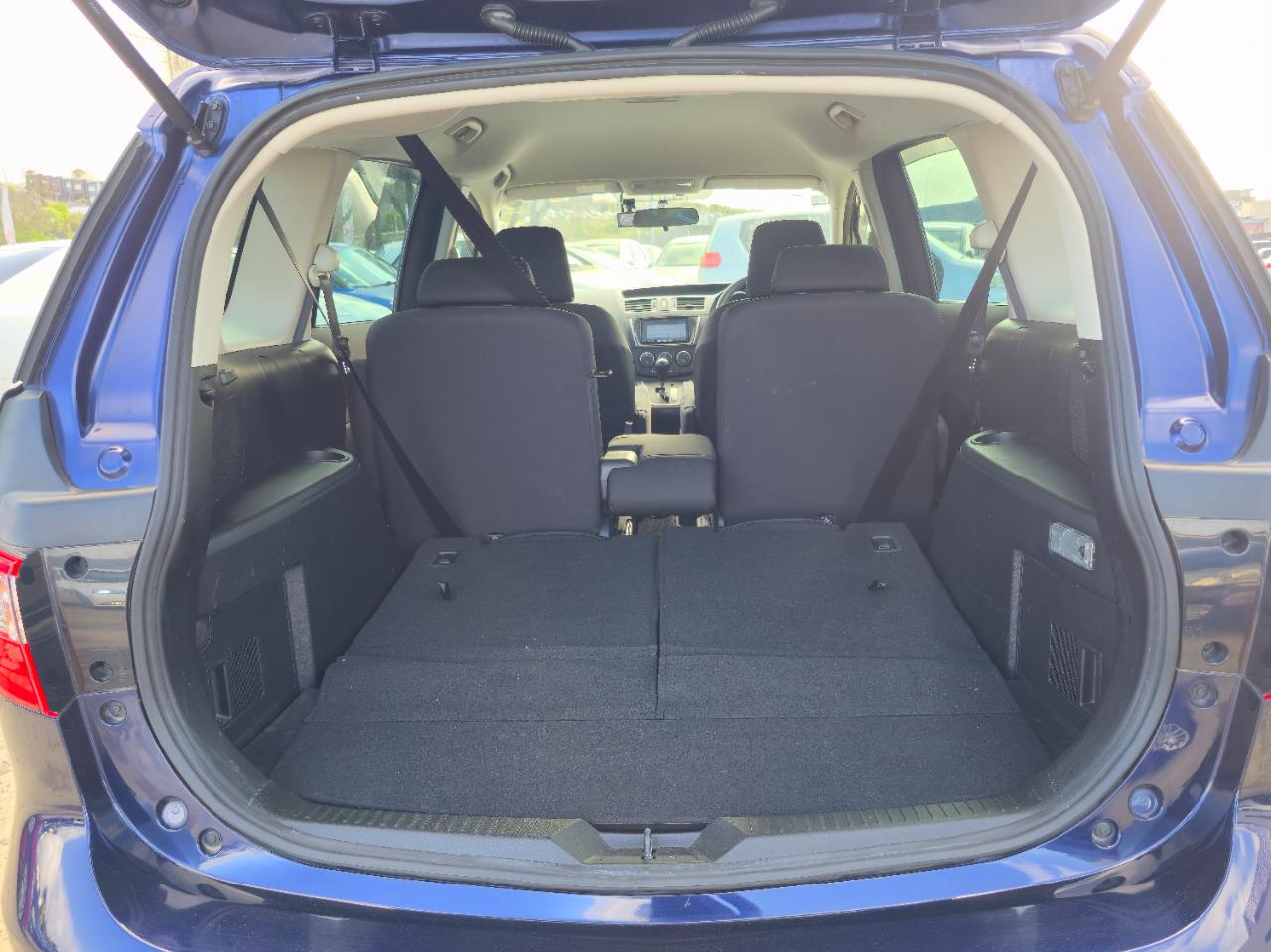 2013 Mazda Premacy thumbnail