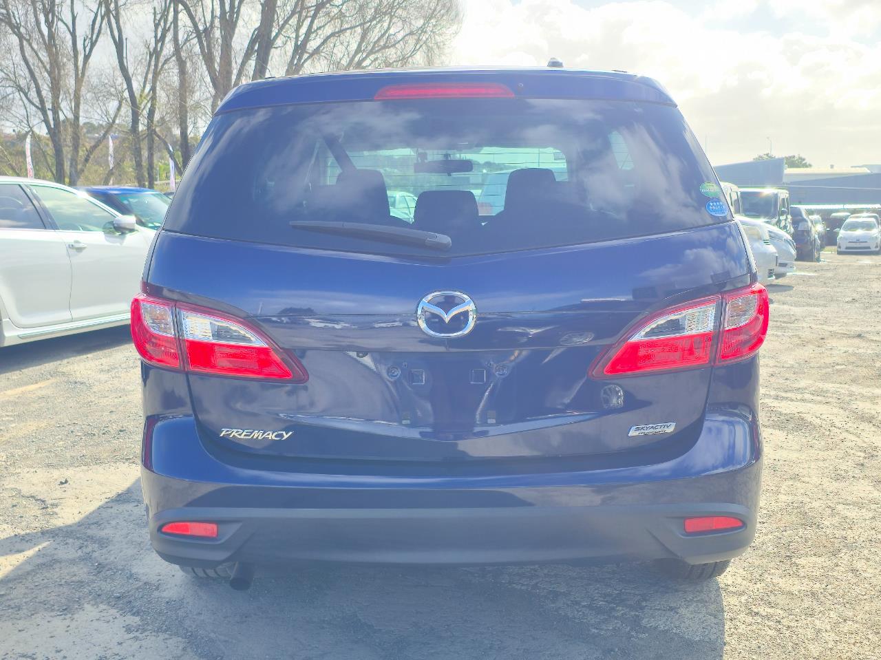2013 Mazda Premacy thumbnail