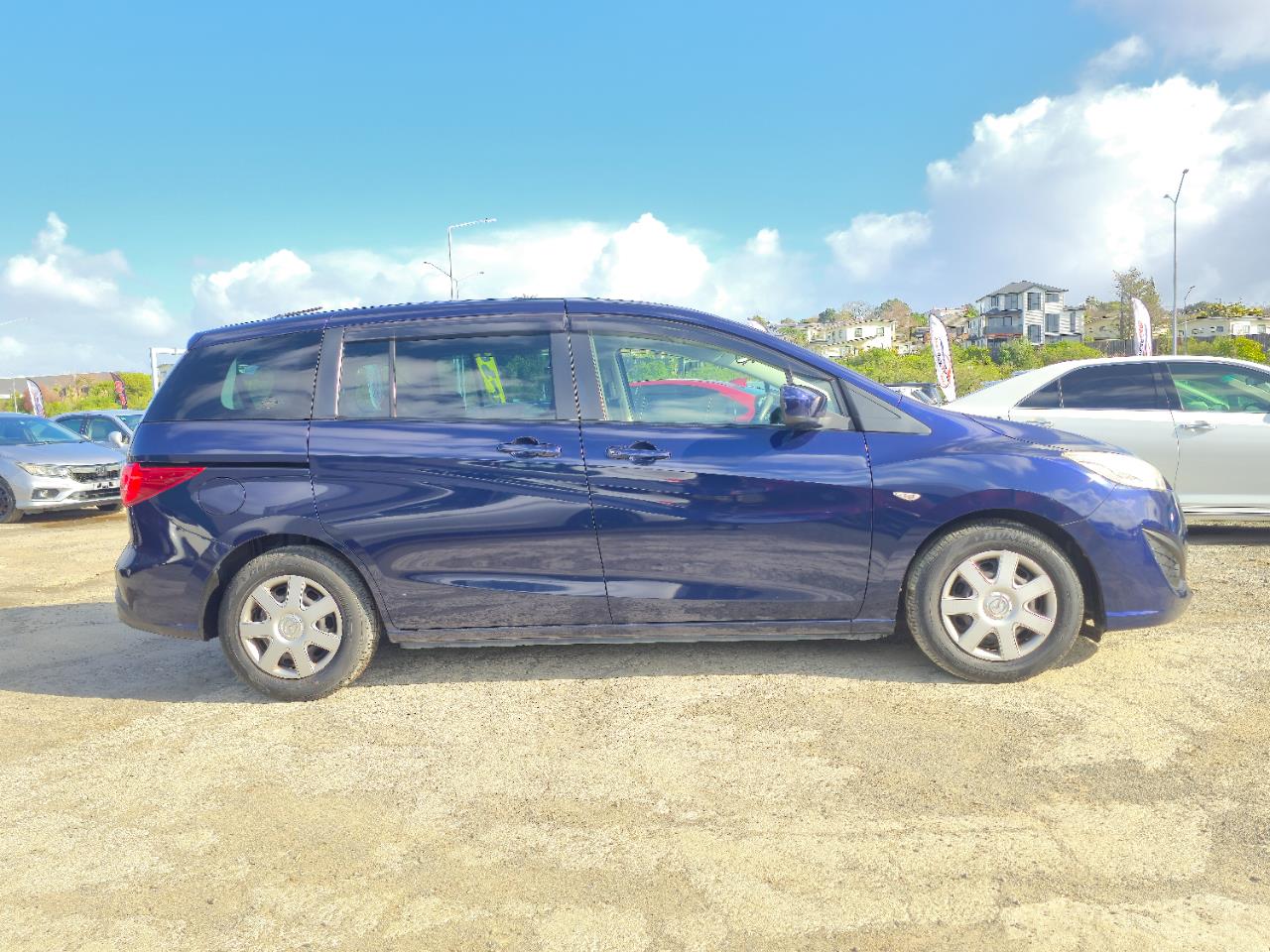 2013 Mazda Premacy thumbnail