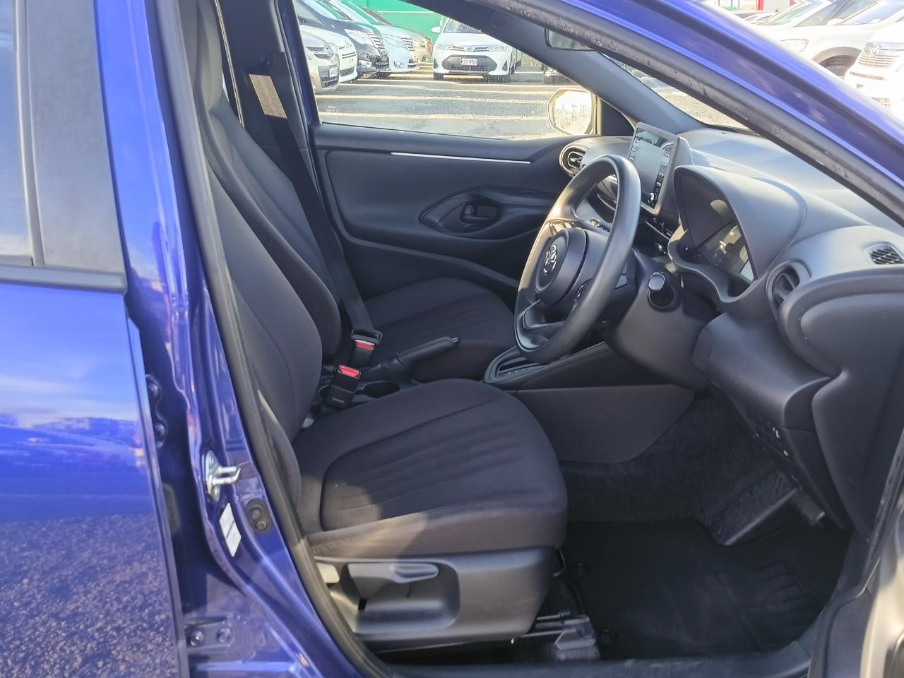 2021 Toyota Yaris thumbnail
