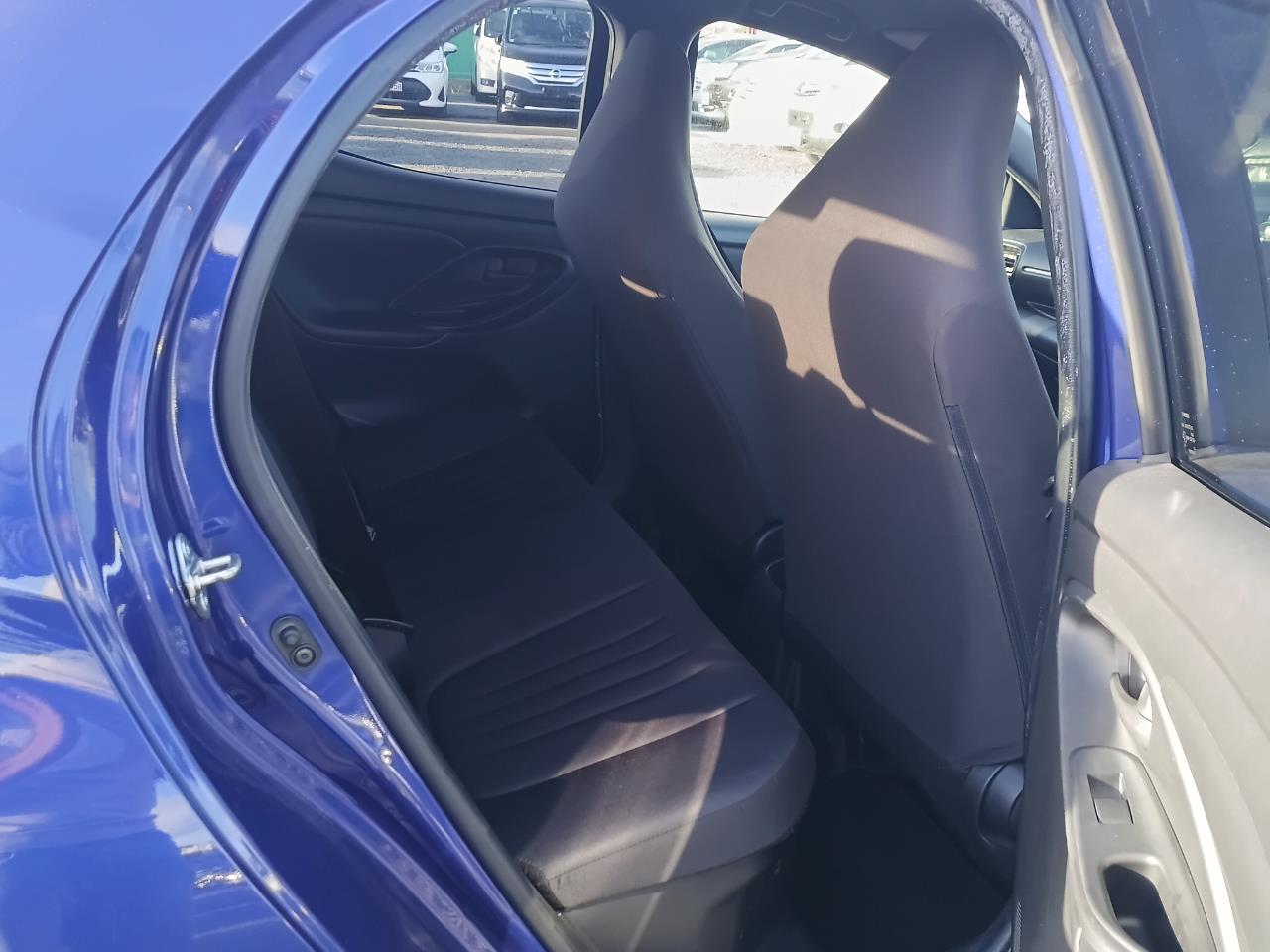 2021 Toyota Yaris thumbnail