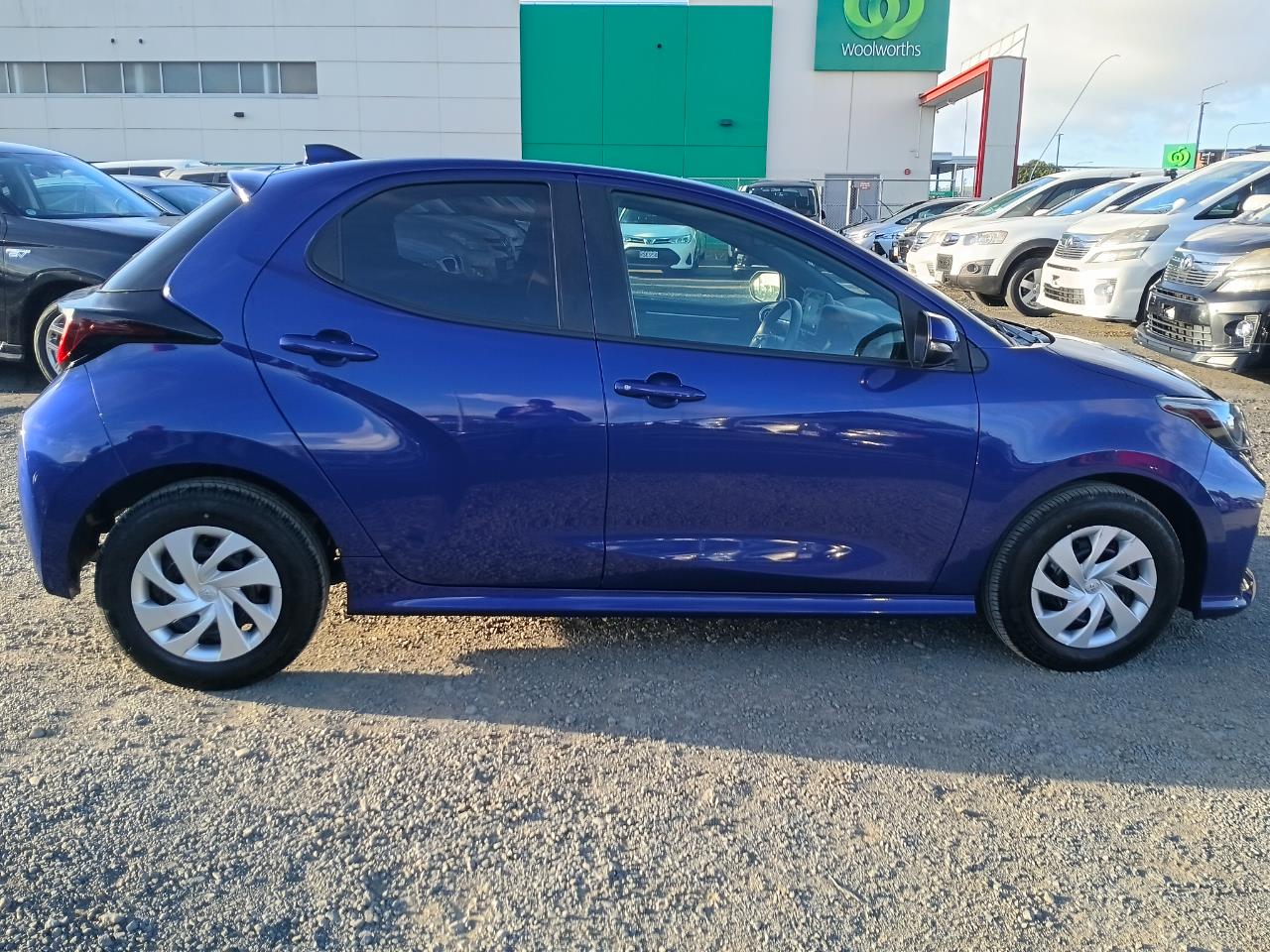 2021 Toyota Yaris thumbnail