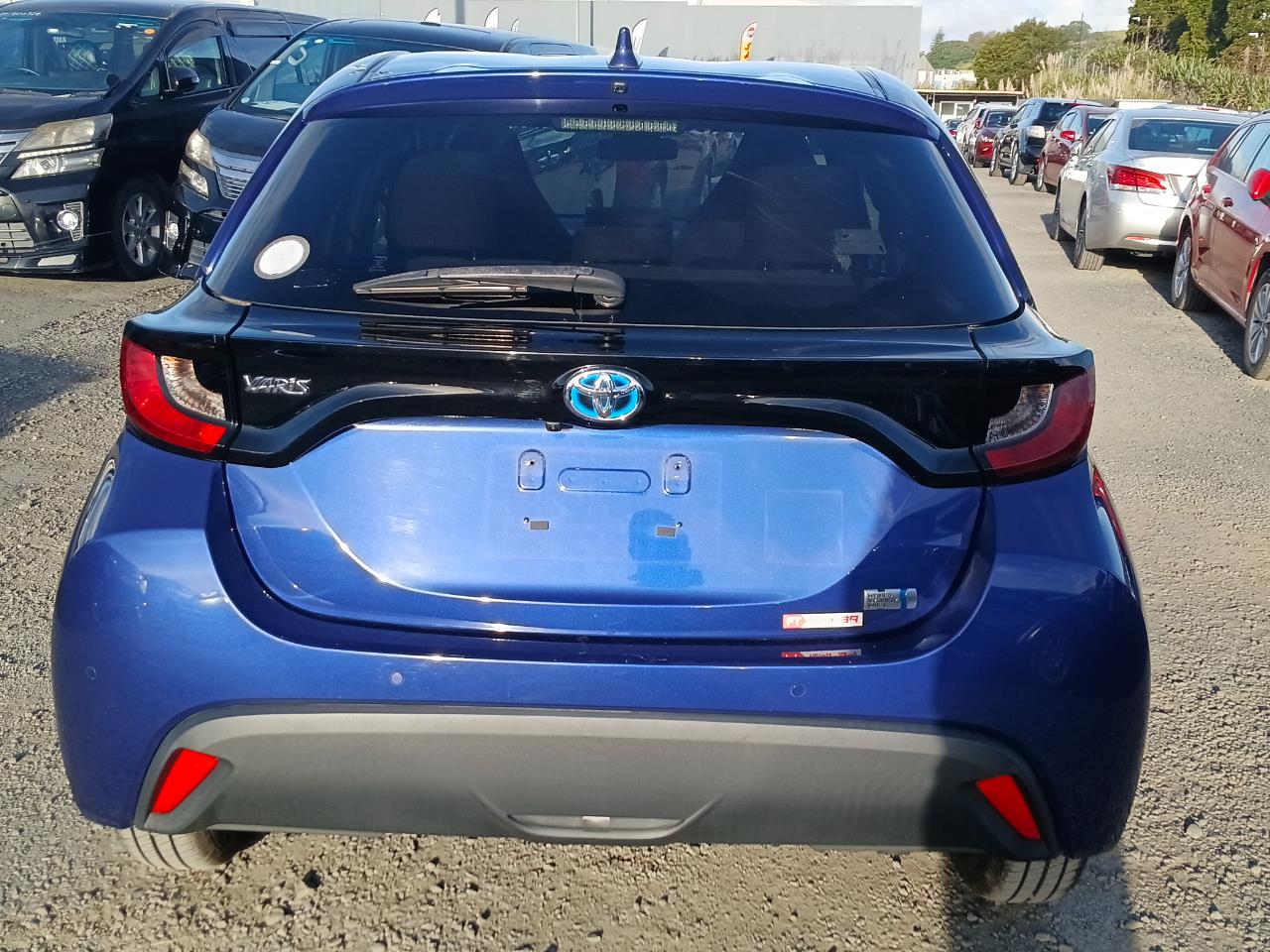 2021 Toyota Yaris thumbnail
