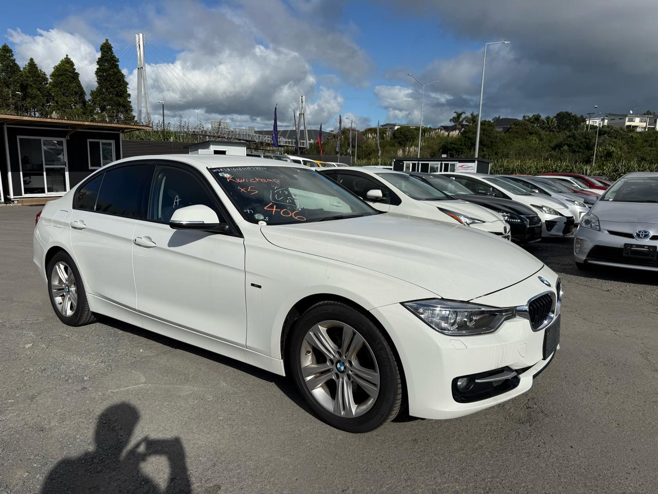 2014 BMW 320i thumbnail
