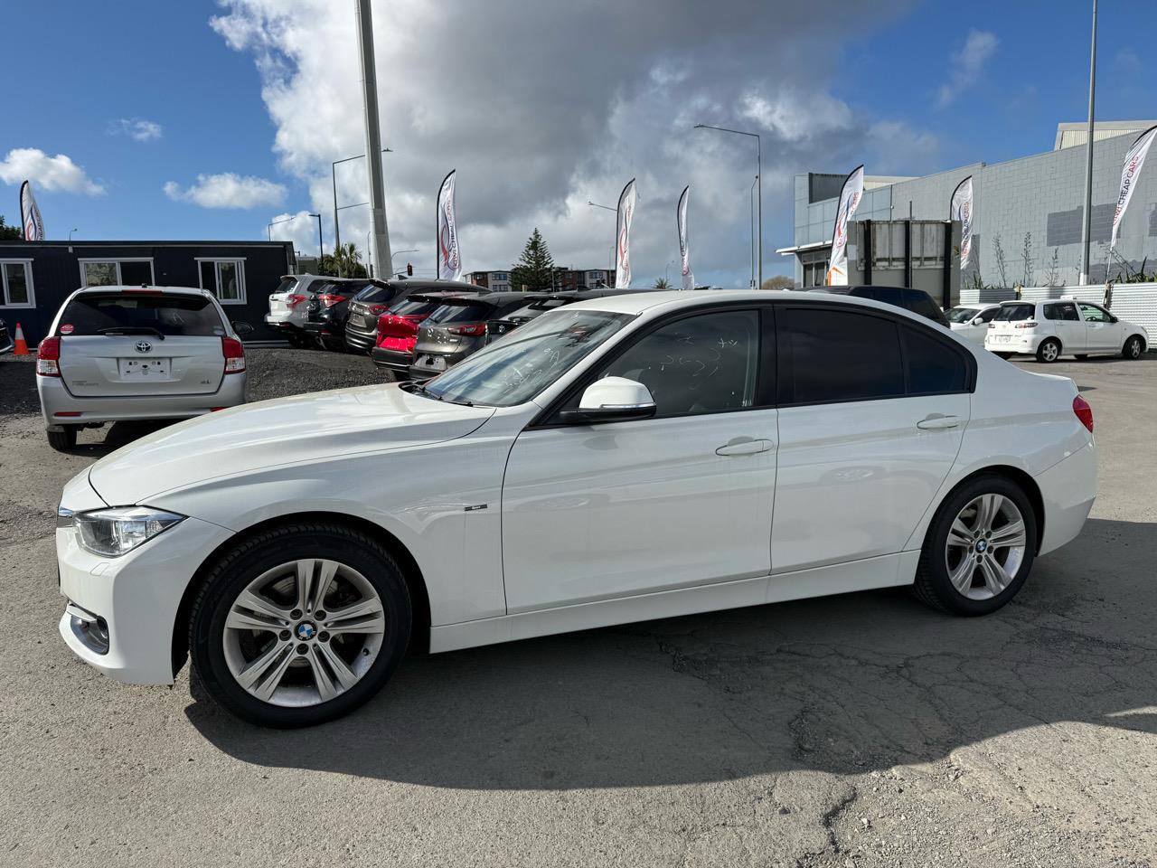 2014 BMW 320i thumbnail