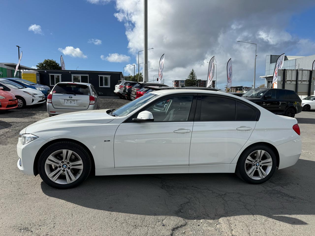 2014 BMW 320i thumbnail