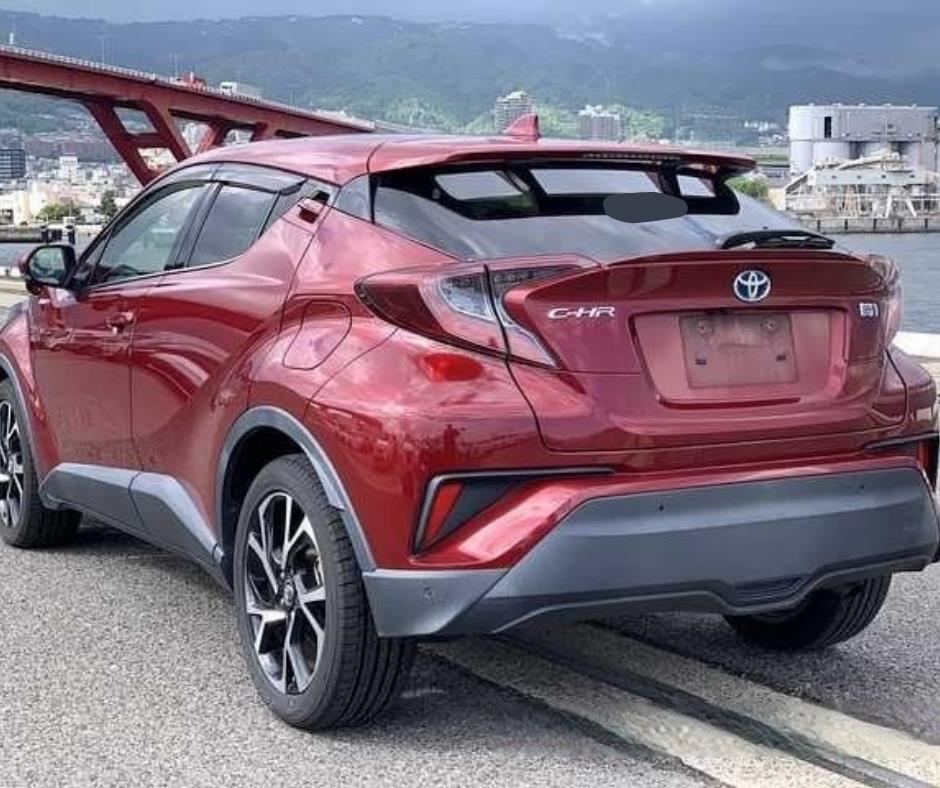 2018 Toyota C-HR thumbnail
