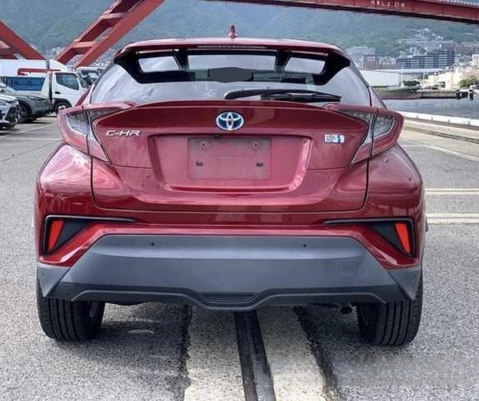 2018 Toyota C-HR thumbnail
