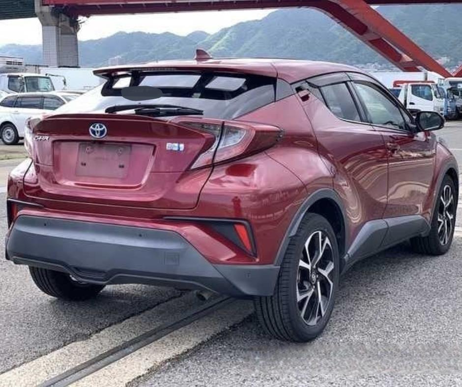 2018 Toyota C-HR thumbnail