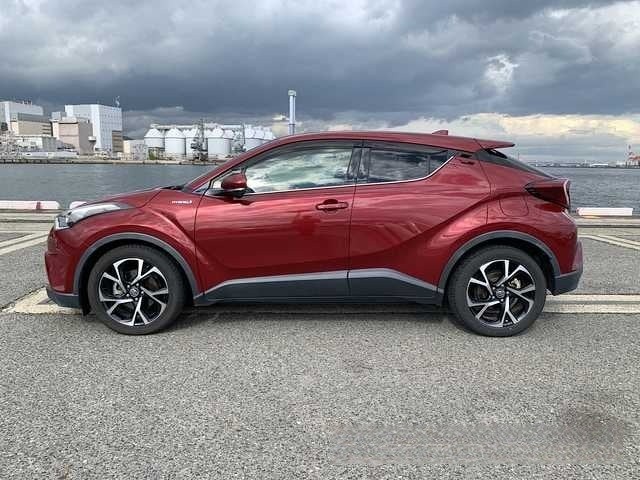 2018 Toyota C-HR thumbnail