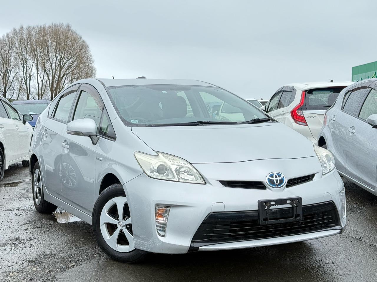 2014 Toyota Prius thumbnail