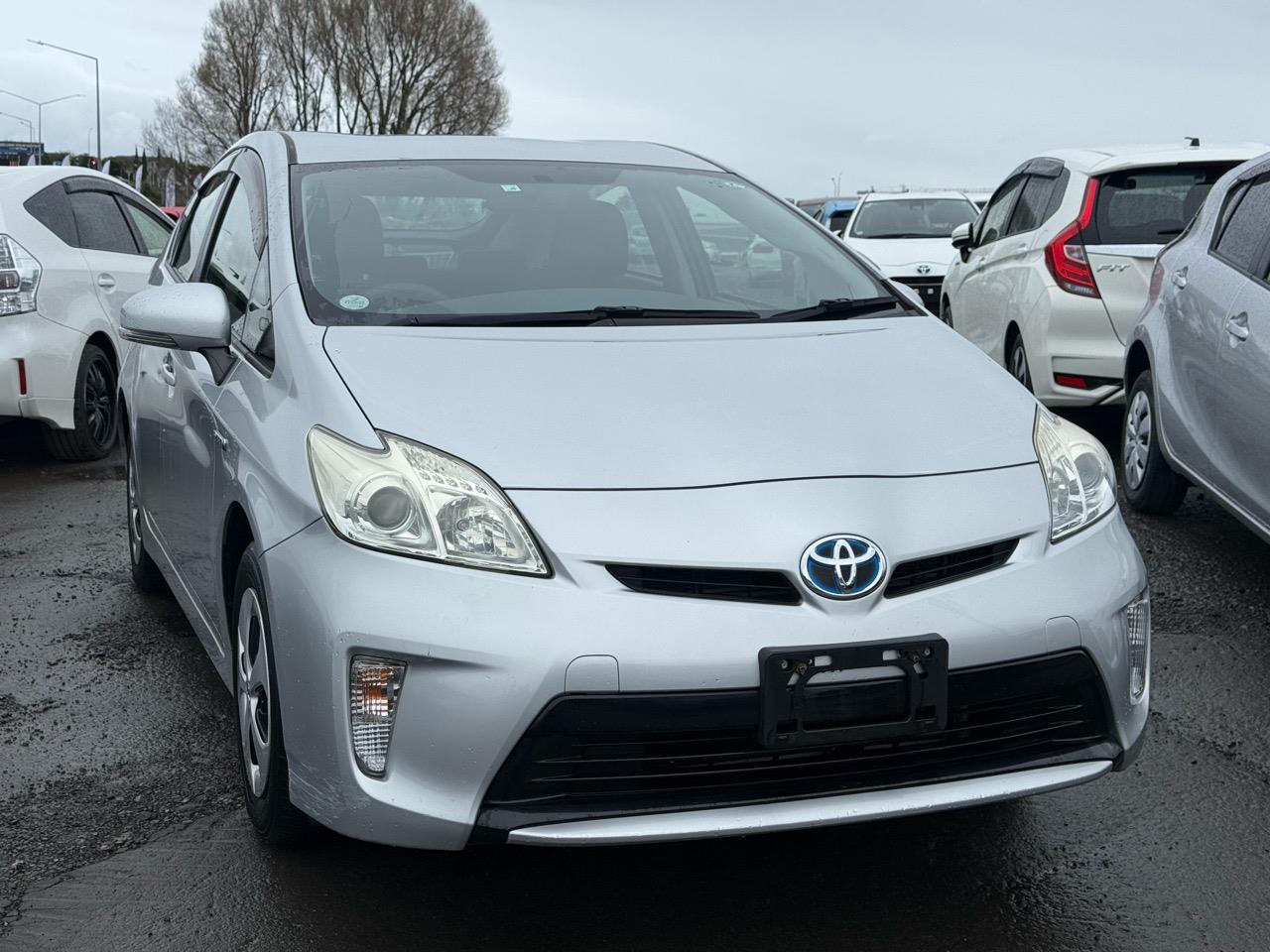2014 Toyota Prius thumbnail