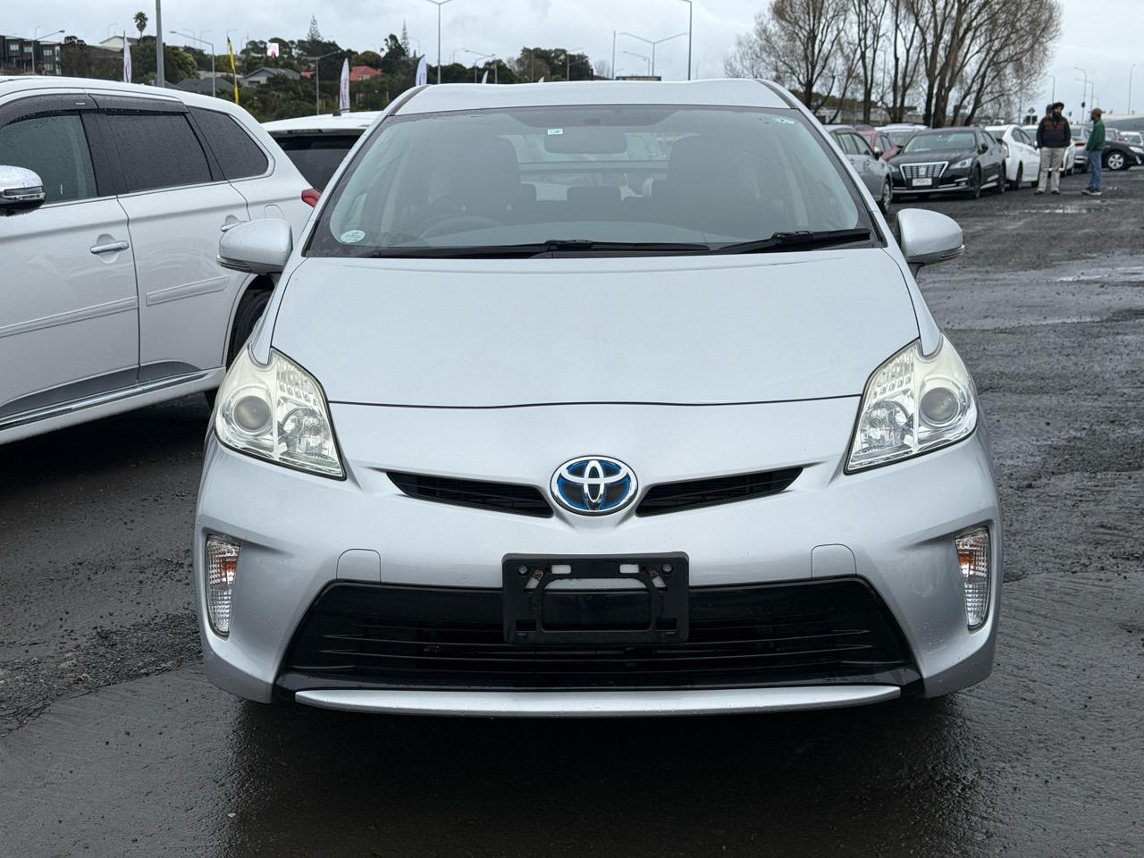 2014 Toyota Prius thumbnail