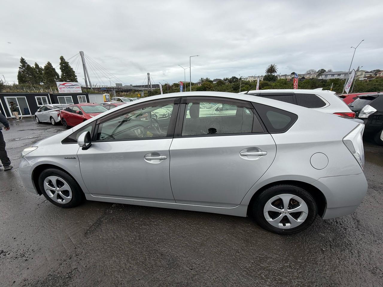 2014 Toyota Prius thumbnail