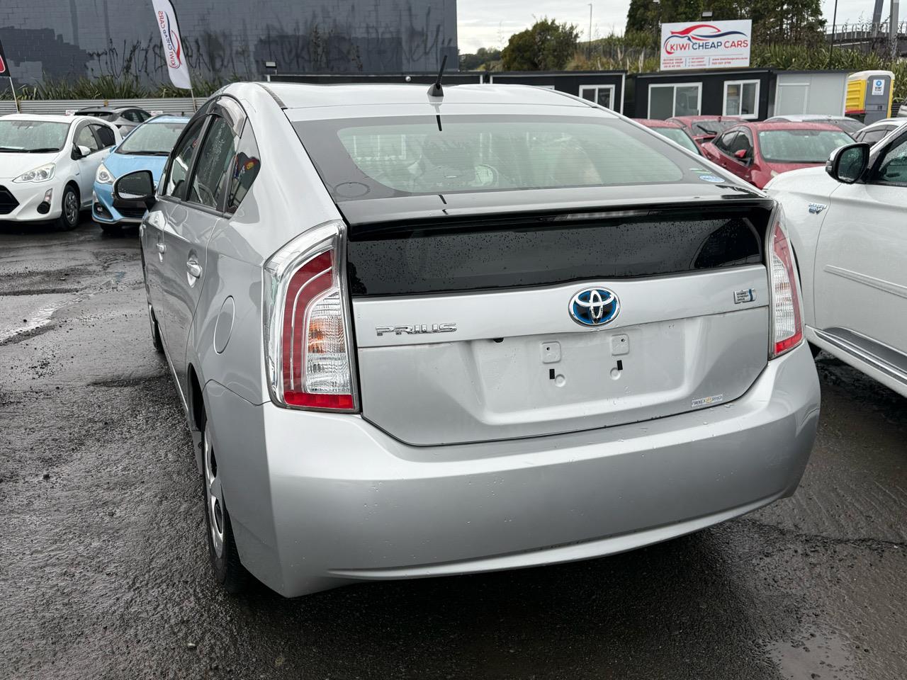 2014 Toyota Prius thumbnail