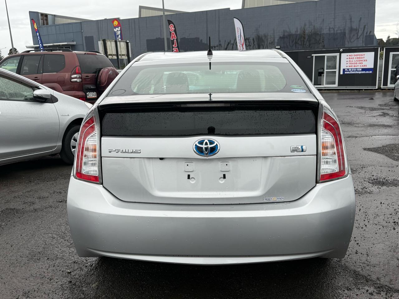 2014 Toyota Prius thumbnail