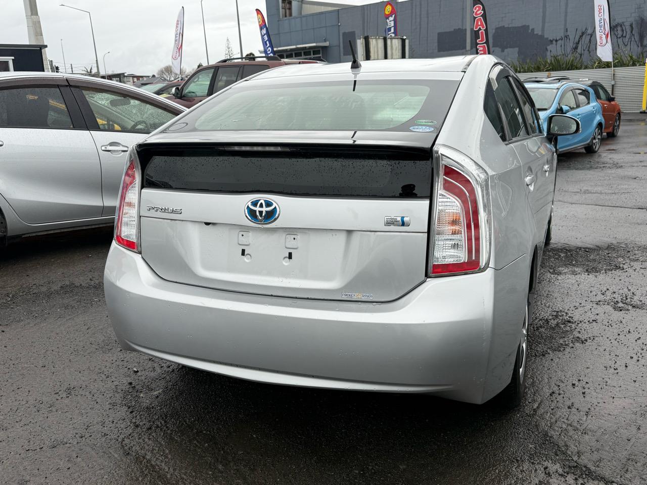 2014 Toyota Prius thumbnail