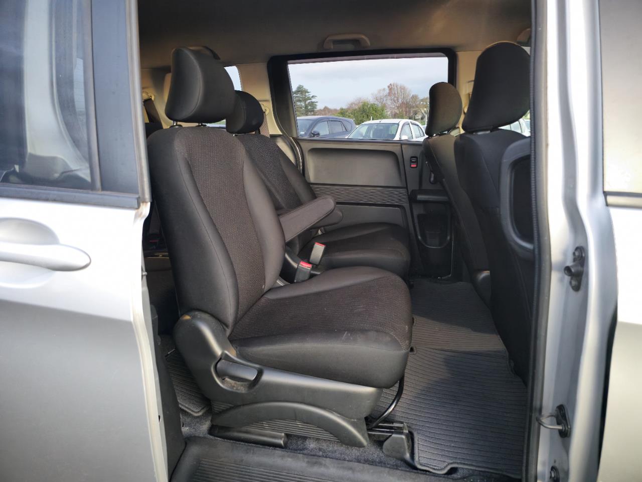 2015 Honda Freed thumbnail