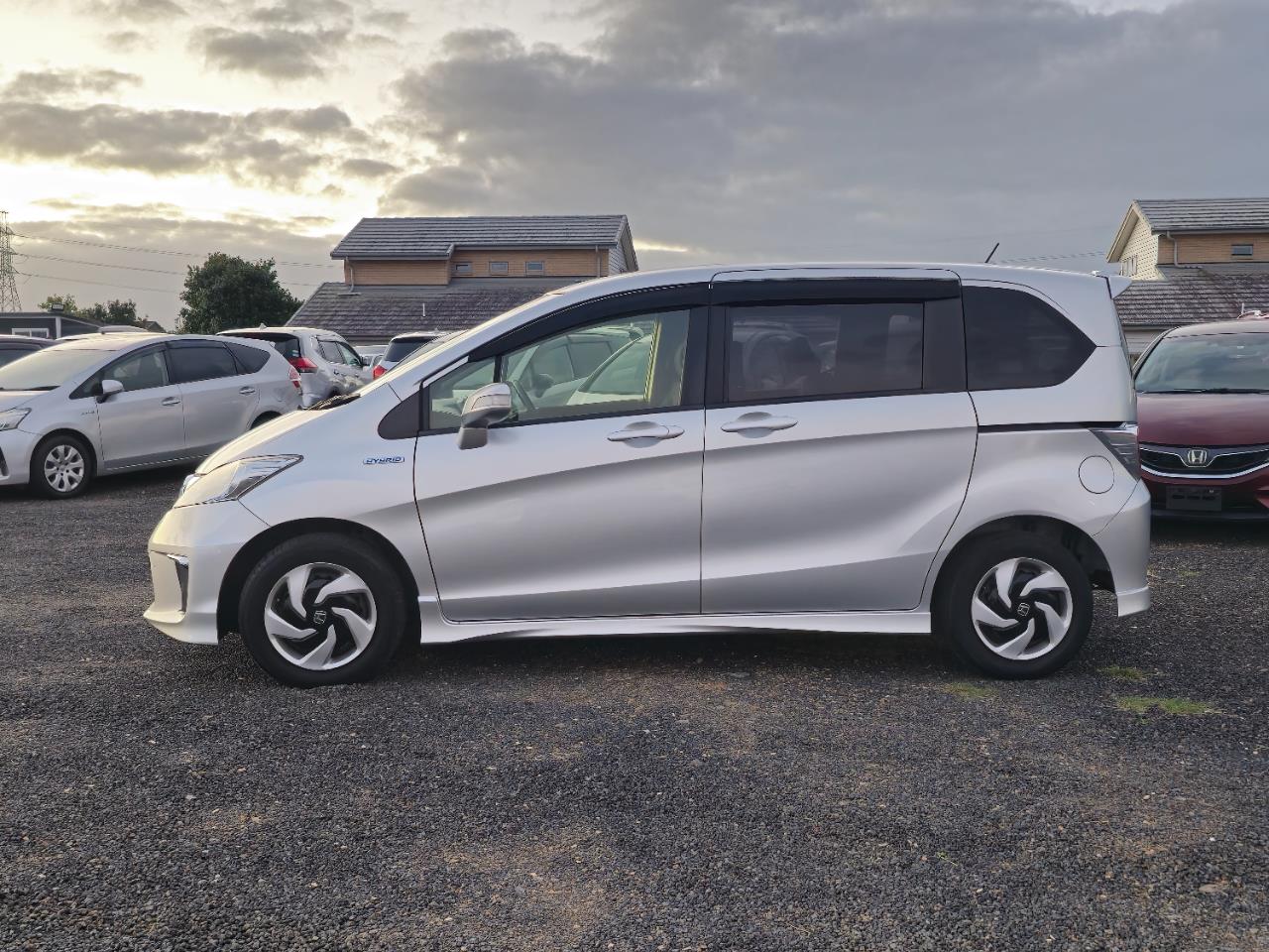 2015 Honda Freed thumbnail