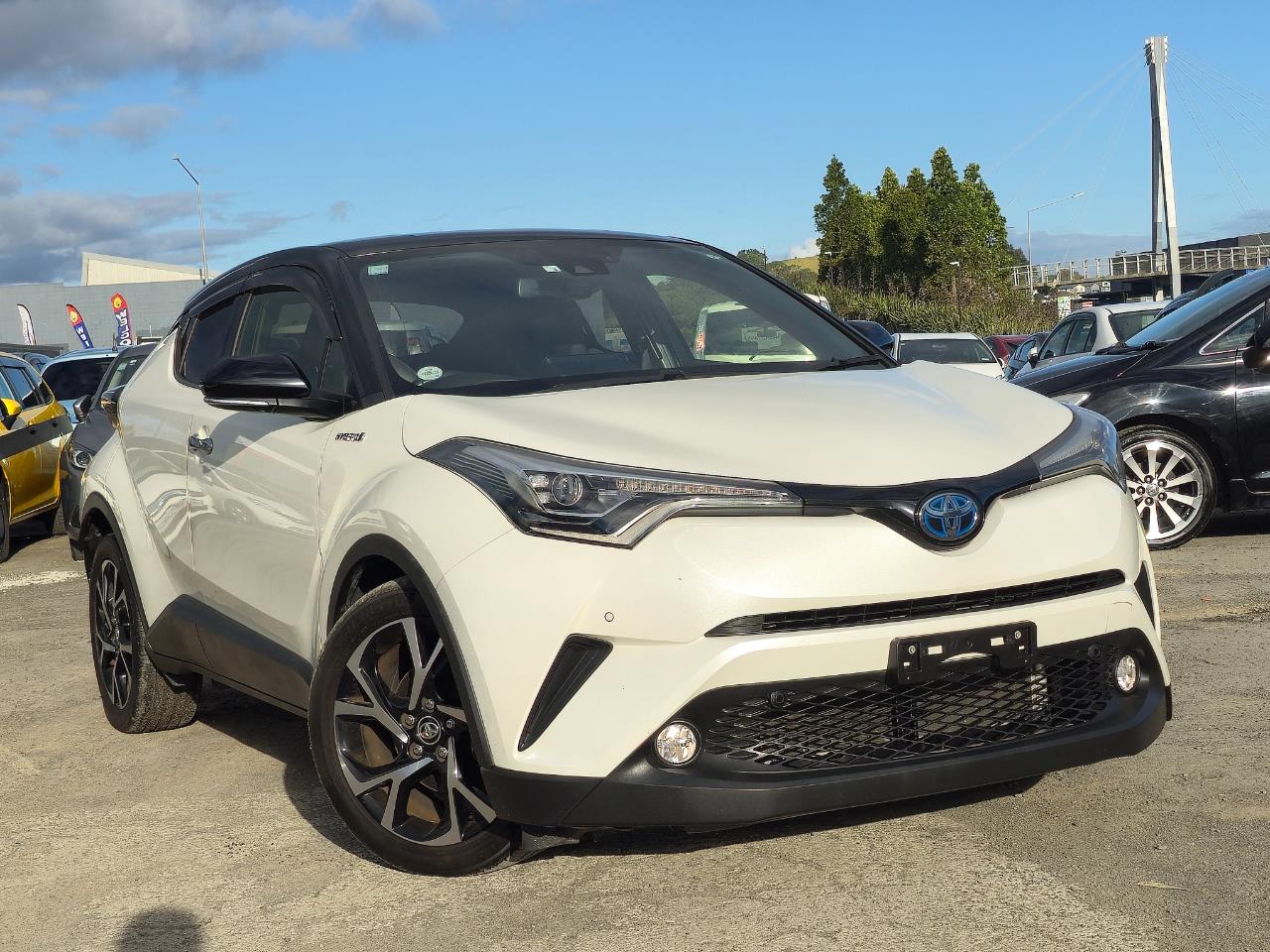 2018 Toyota C-HR thumbnail