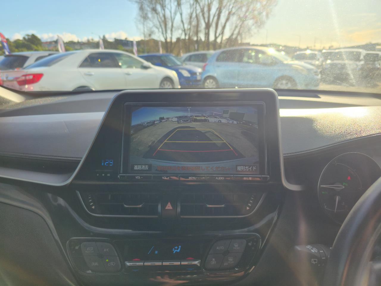 2018 Toyota C-HR thumbnail