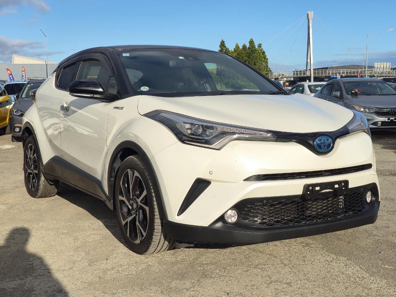 2018 Toyota C-HR thumbnail