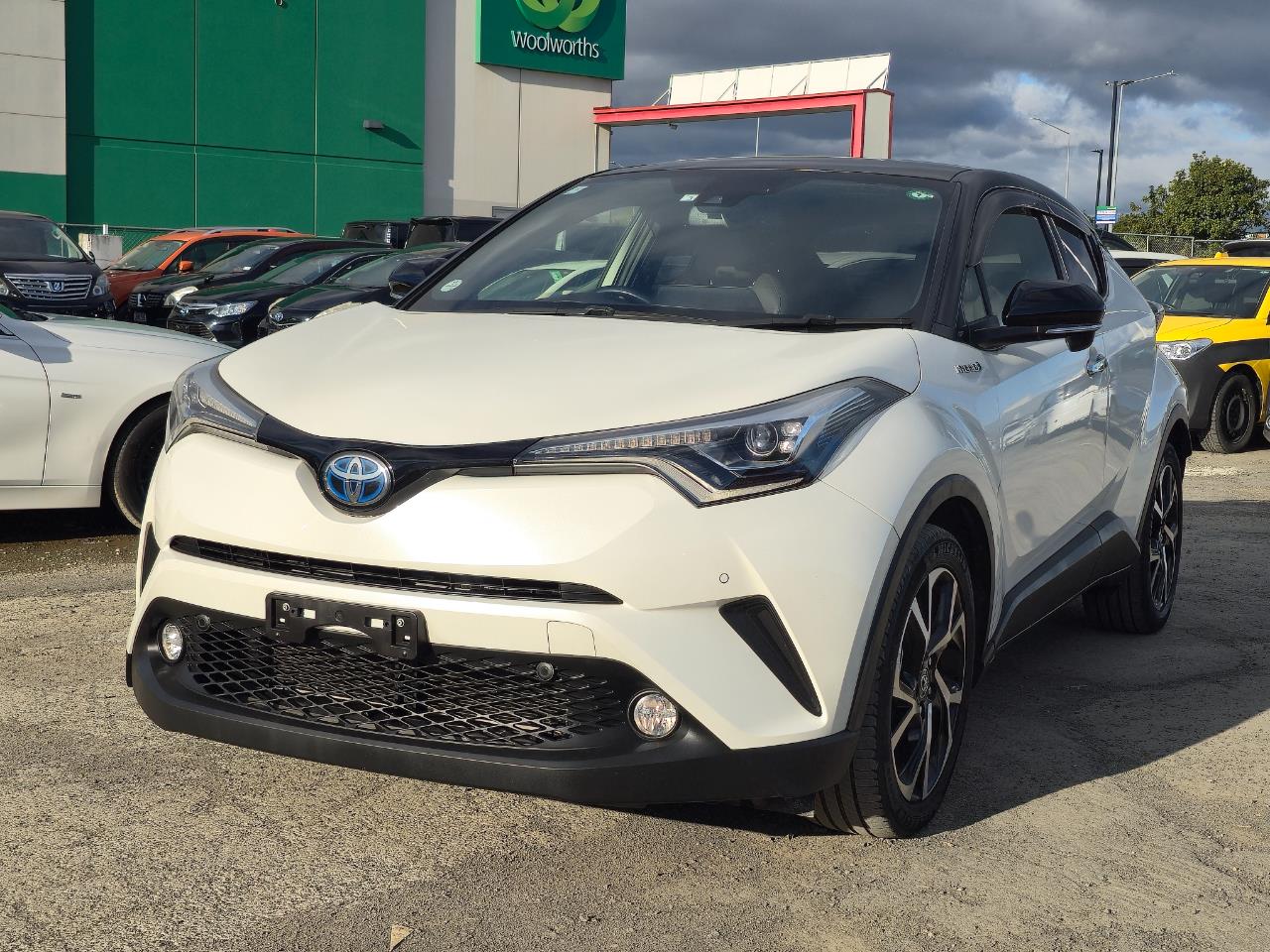 2018 Toyota C-HR thumbnail