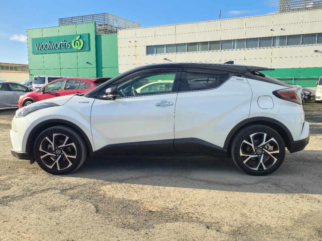 2018 Toyota C-HR thumbnail
