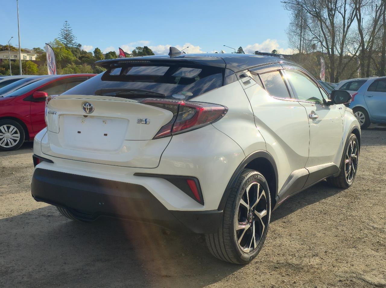 2018 Toyota C-HR thumbnail