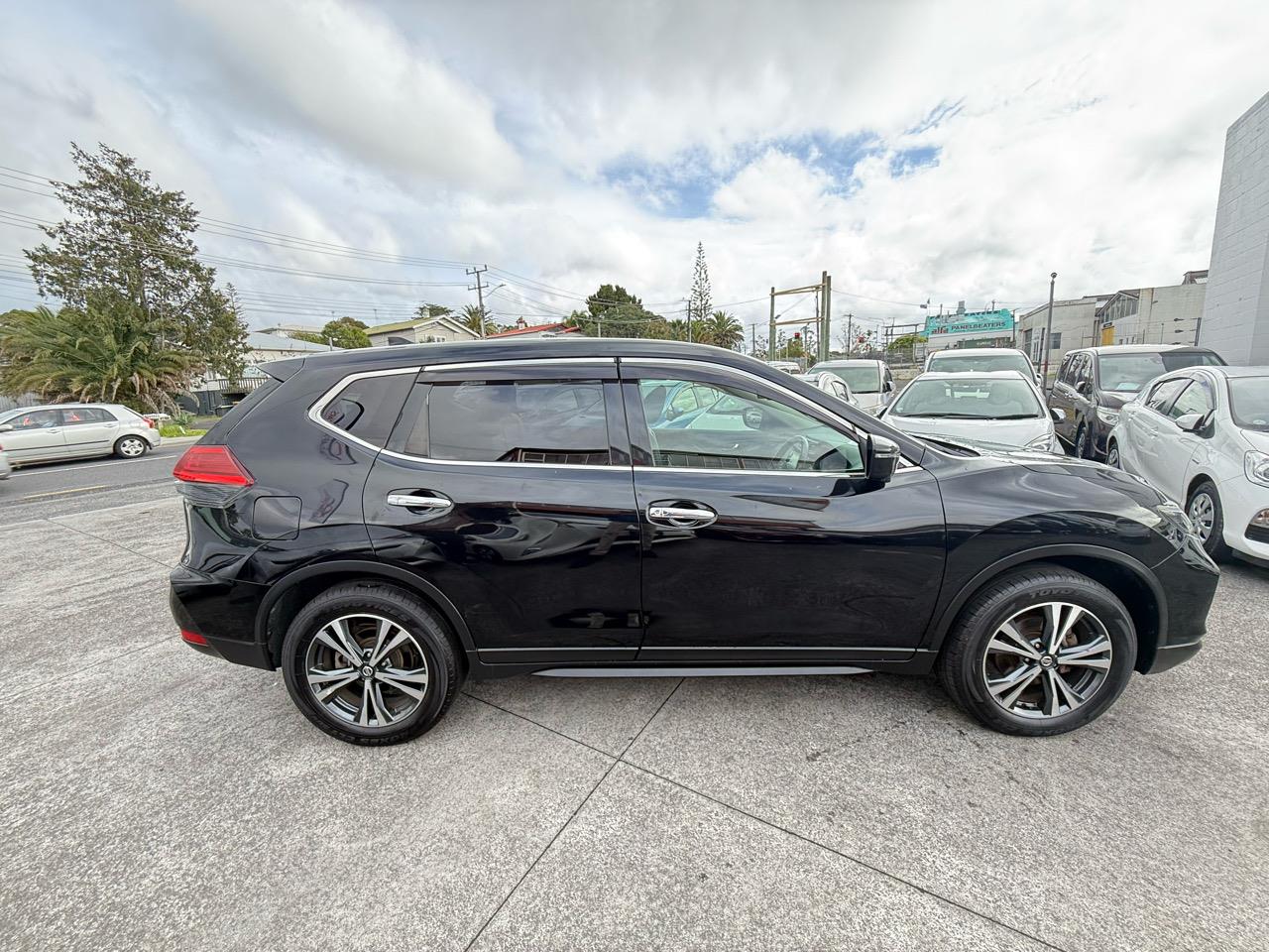 2018 Nissan X-Trail thumbnail