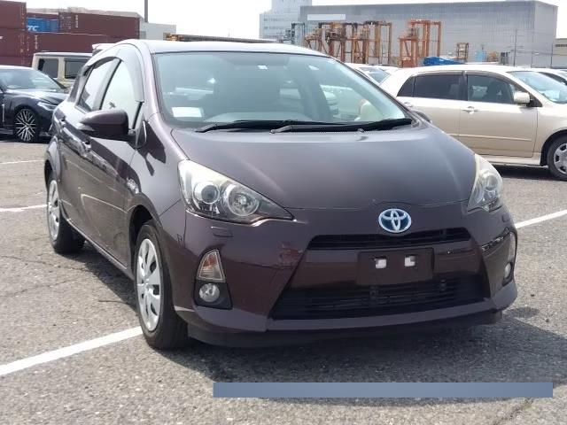 2014 Toyota Aqua thumbnail