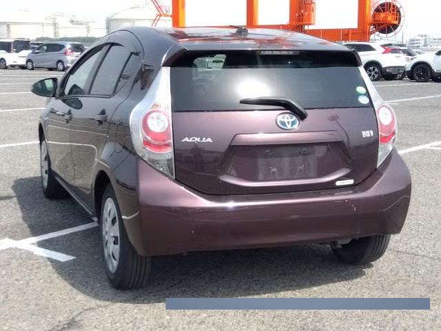 2014 Toyota Aqua thumbnail