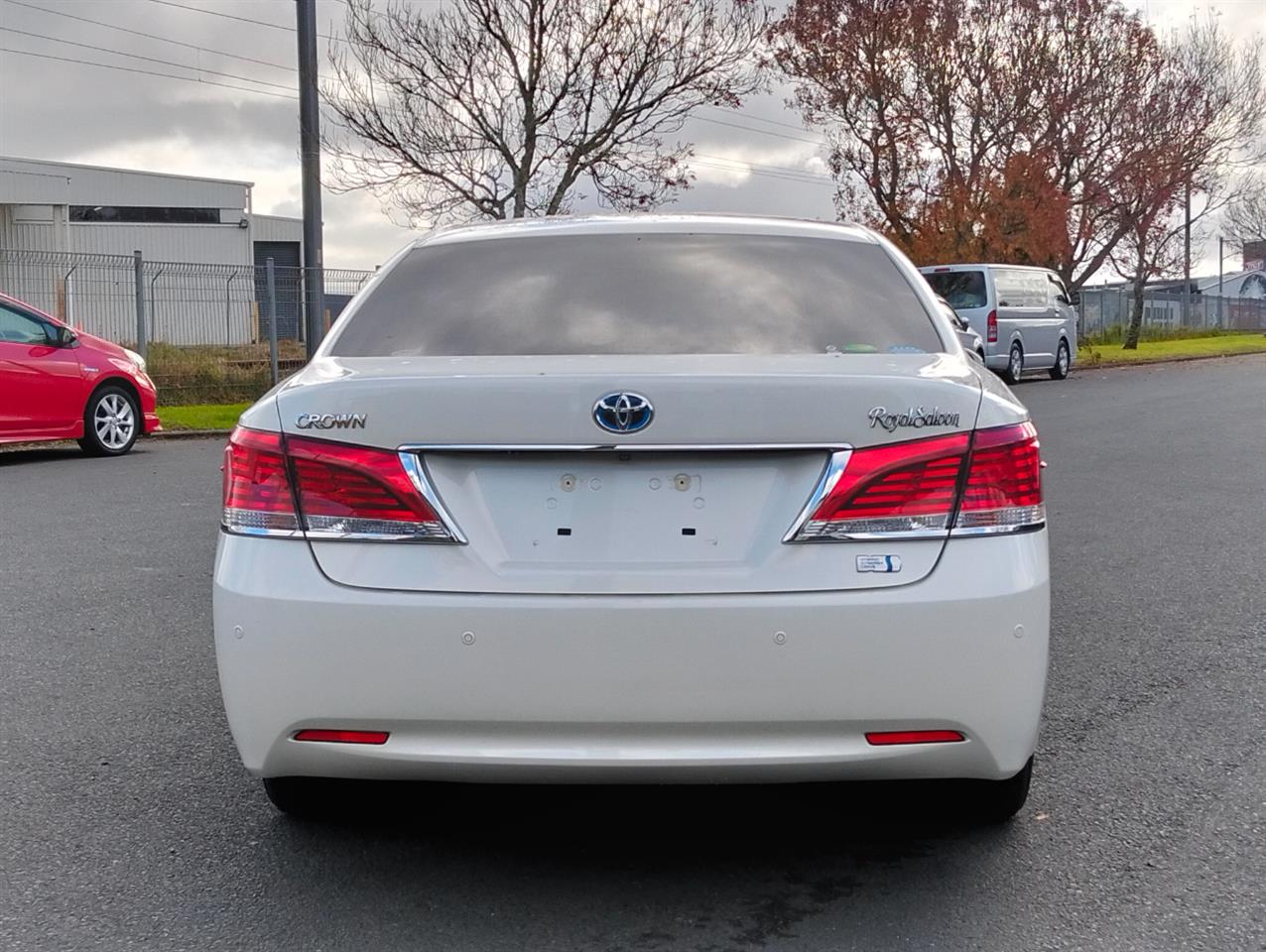 2014 Toyota Crown thumbnail