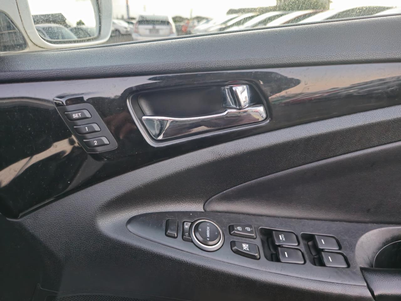 2012 Hyundai I45 thumbnail