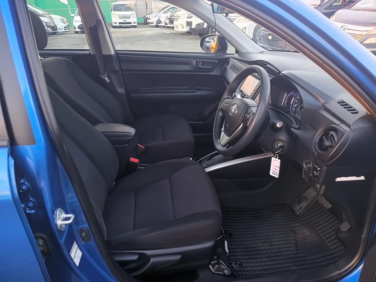 2016 Toyota Corolla thumbnail