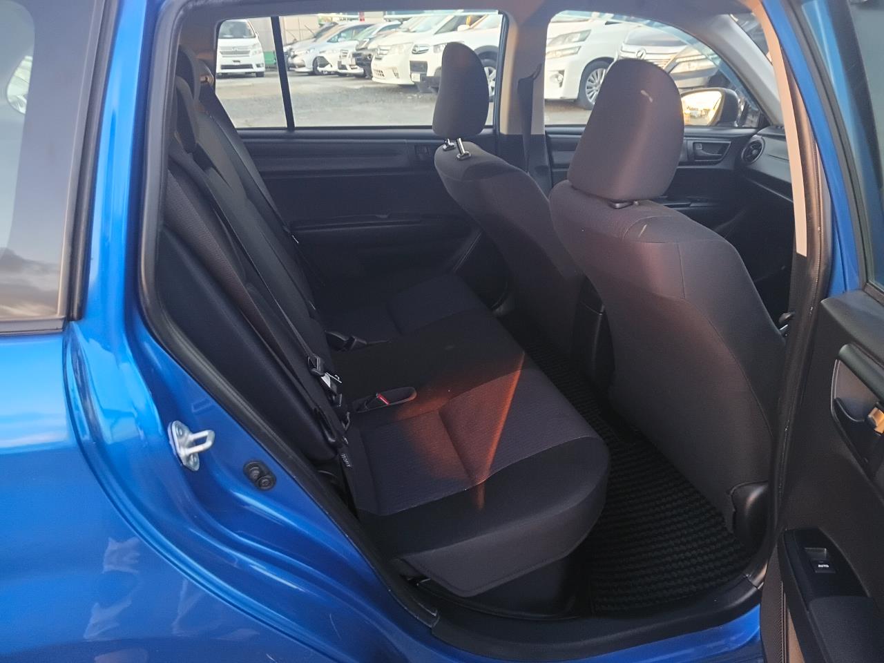 2016 Toyota Corolla thumbnail