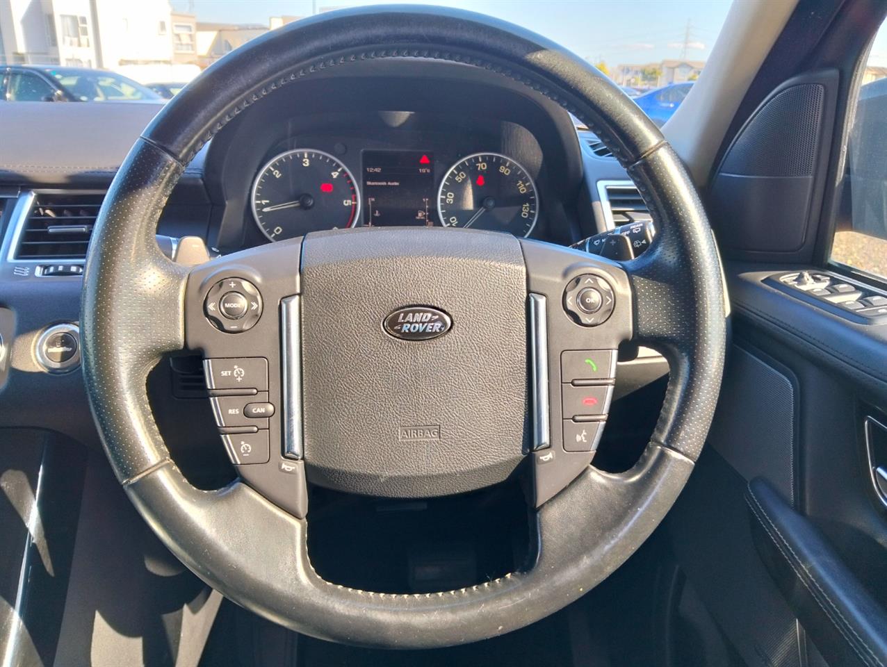 2013 Land Rover Range thumbnail