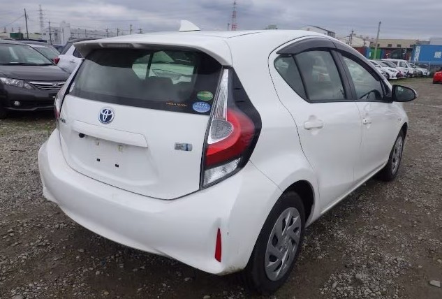 2018 Toyota Aqua thumbnail