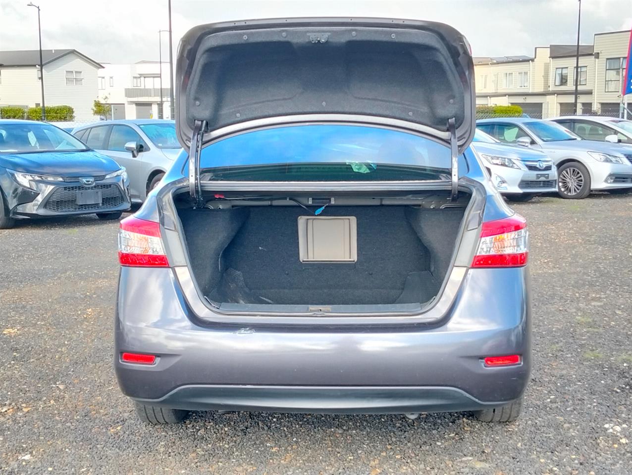 2012 Nissan Bluebird thumbnail