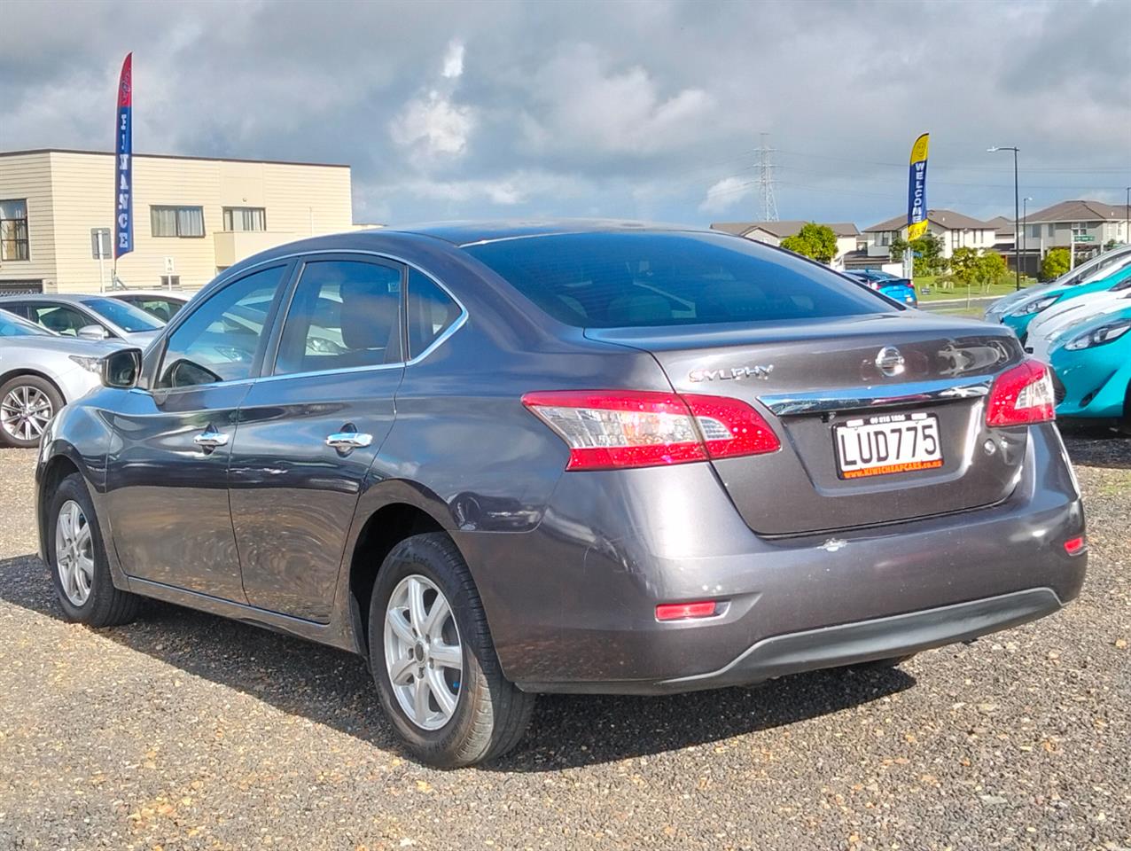 2012 Nissan Bluebird thumbnail