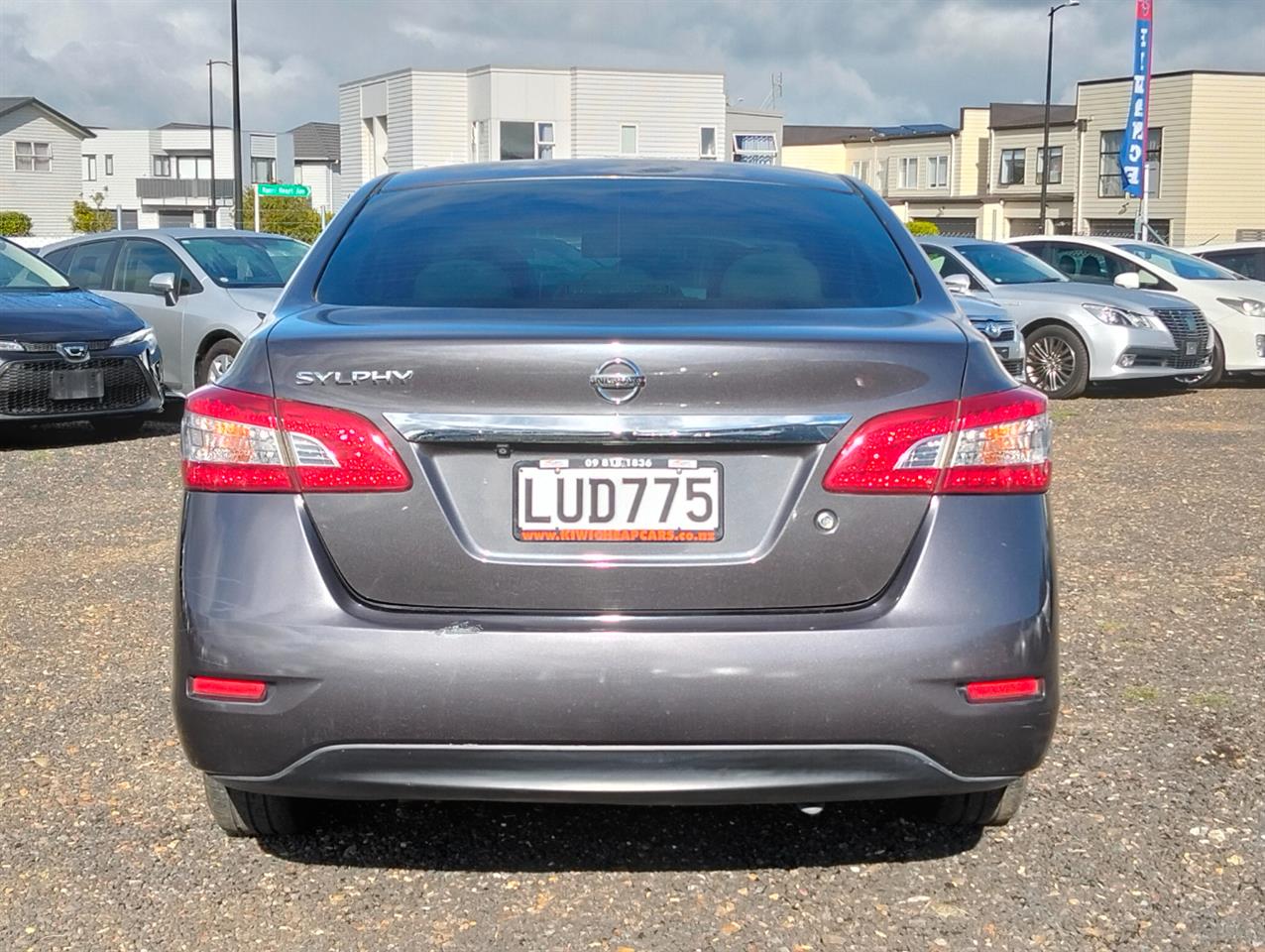 2012 Nissan Bluebird thumbnail