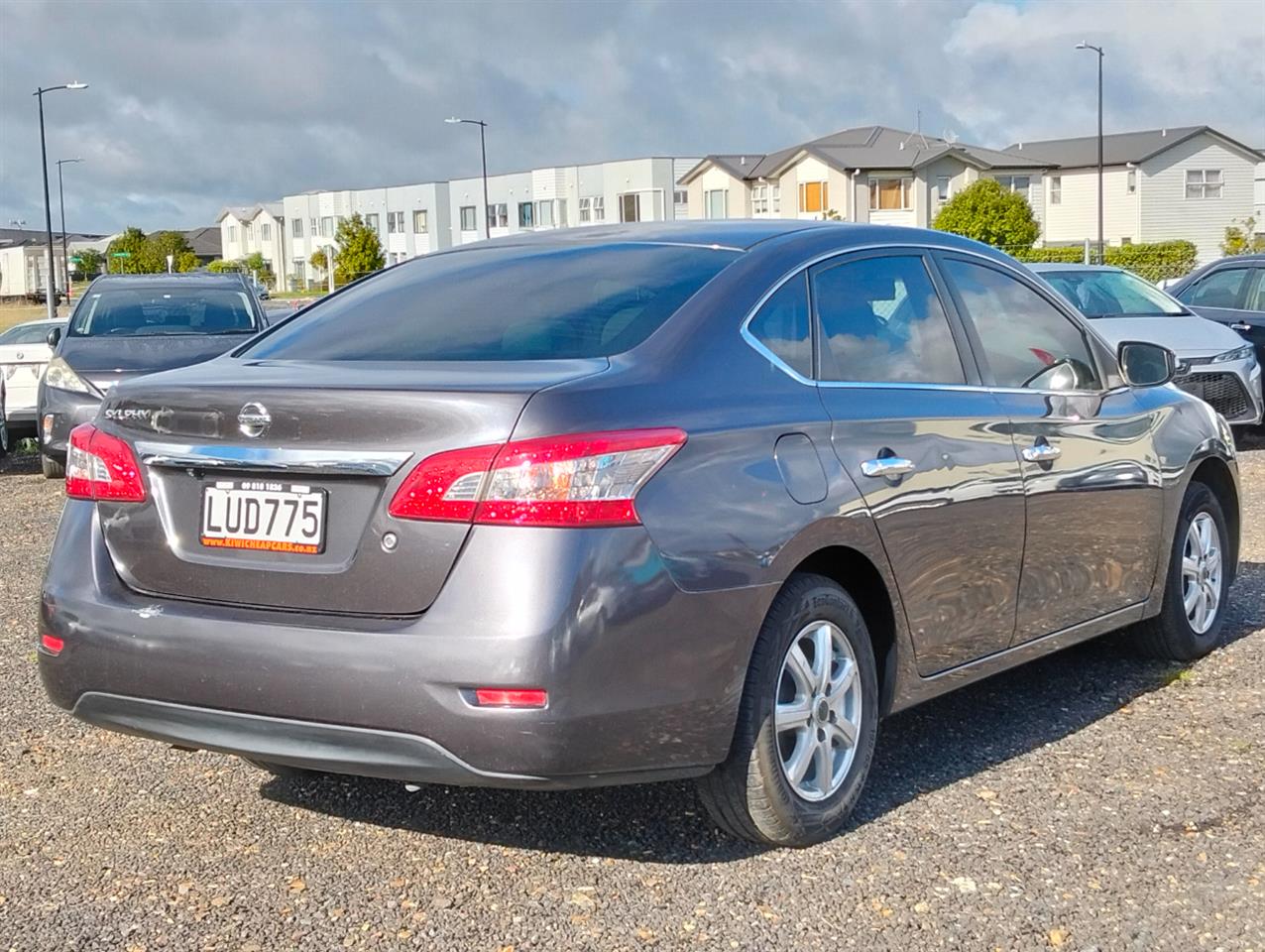 2012 Nissan Bluebird thumbnail