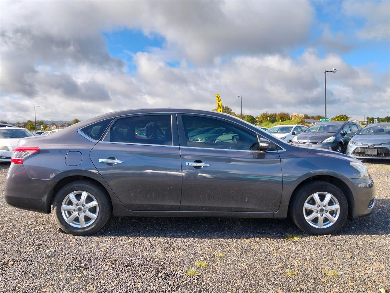 2012 Nissan Bluebird thumbnail