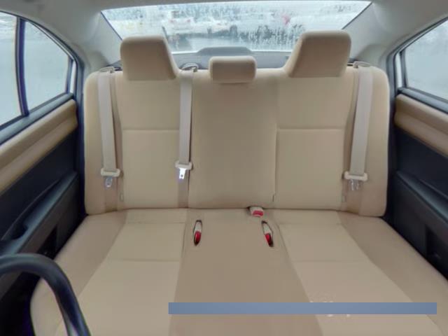 2015 Toyota Corolla thumbnail
