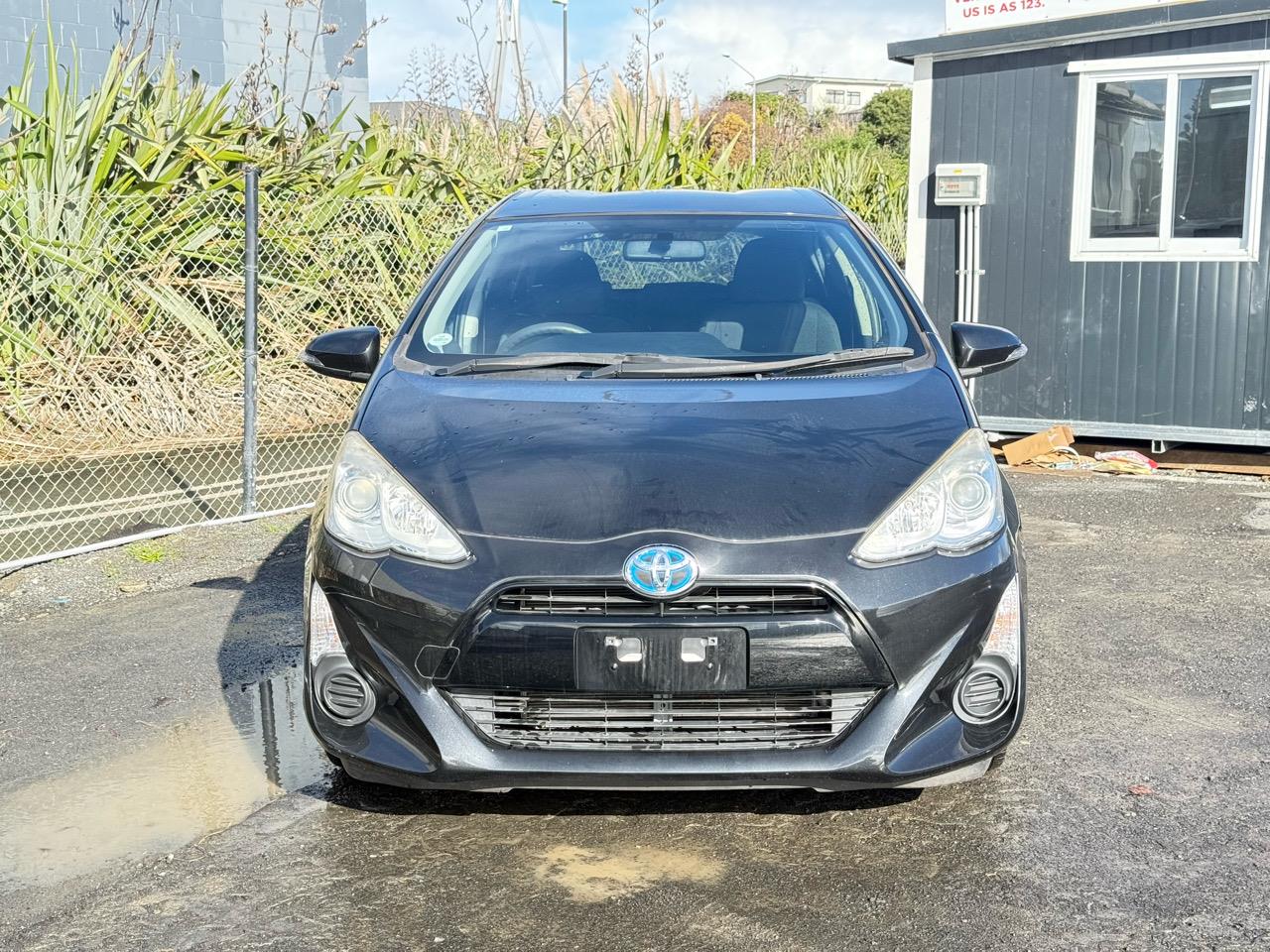 2016 Toyota Aqua thumbnail