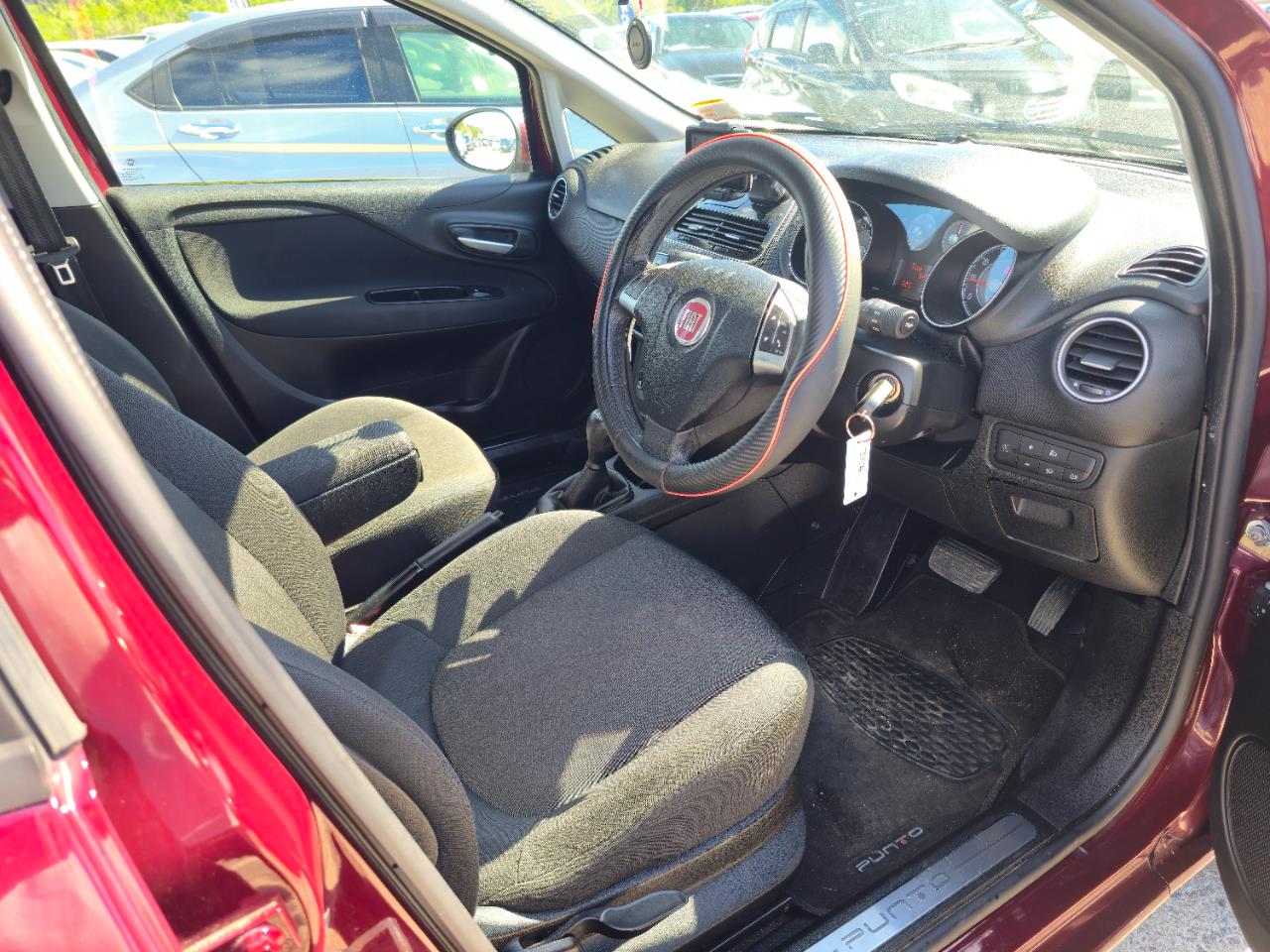 2015 Fiat Punto thumbnail