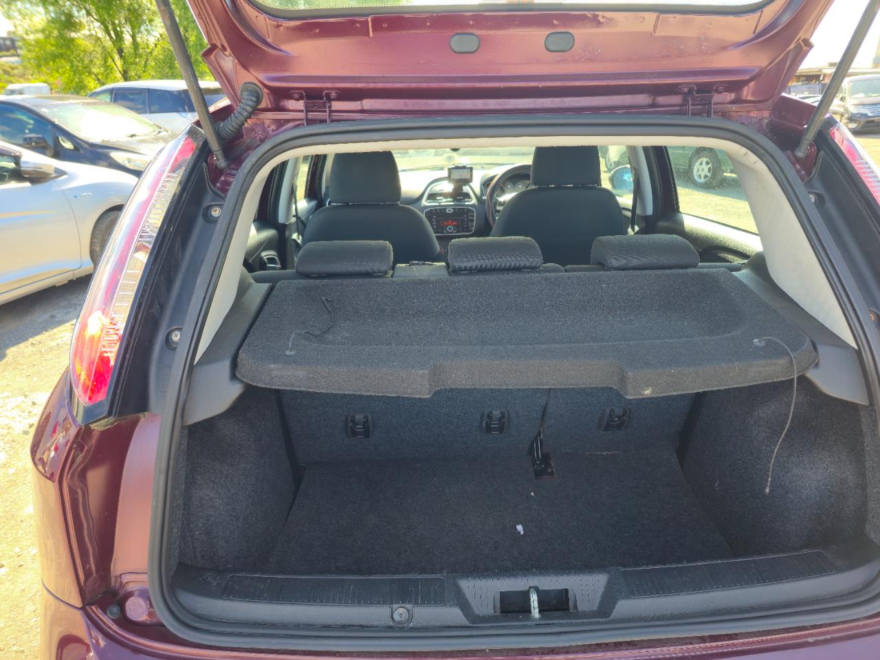 2015 Fiat Punto thumbnail