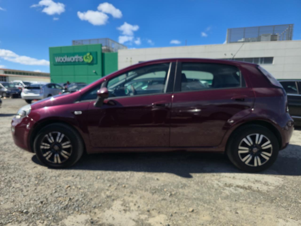 2015 Fiat Punto thumbnail